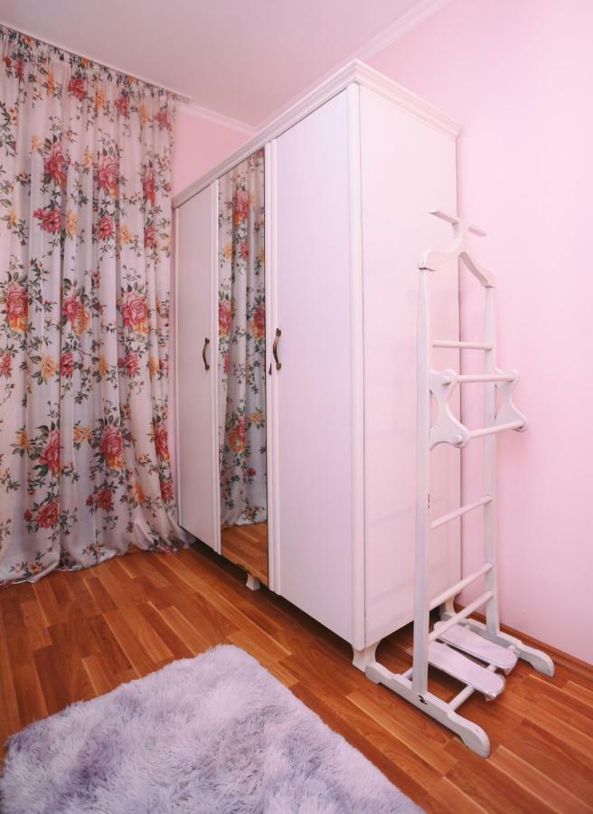 Apartment On Freedom Square Diuma Street Tbilisi Exterior foto