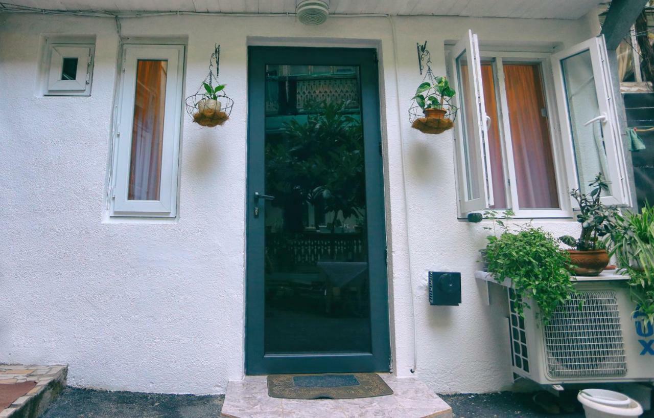Apartment On Freedom Square Diuma Street Tbilisi Exterior foto